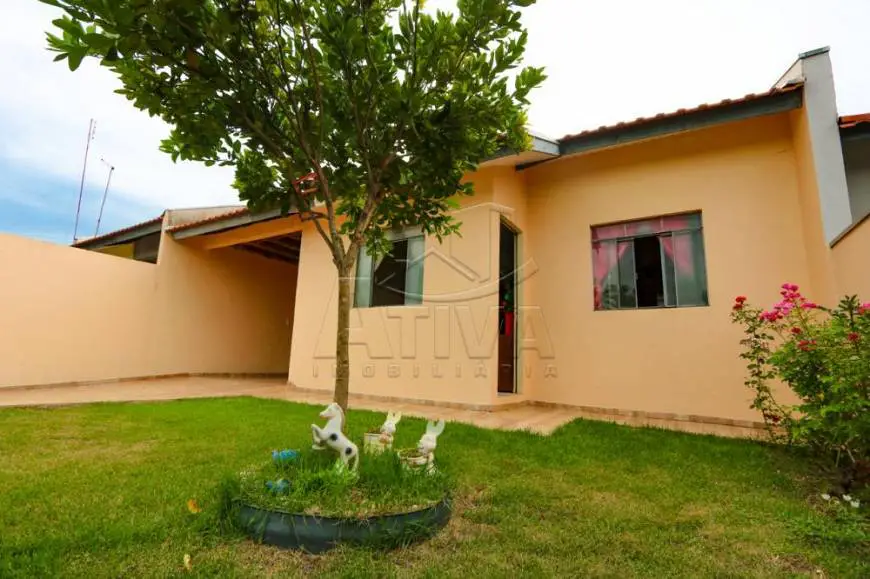Foto 1 de Casa com 2 Quartos para alugar, 90m² em Vila Pioneiro, Toledo