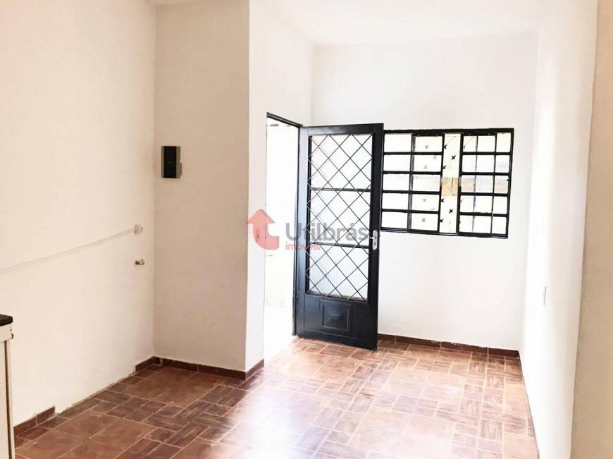 Foto 1 de Casa com 3 Quartos para alugar, 50m² em Concórdia, Belo Horizonte