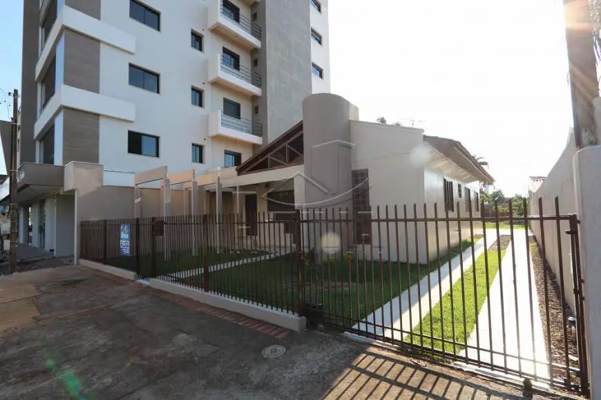 Foto 1 de Casa com 3 Quartos para alugar, 189m² em Jardim Gisela, Toledo