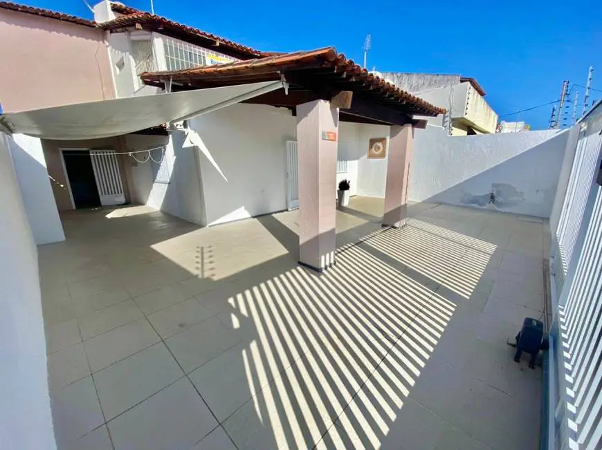 Foto 4 de Casa com 4 Quartos para alugar, 200m² em Grageru, Aracaju