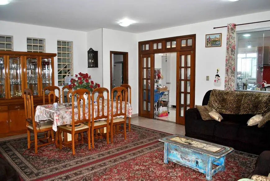 Foto 3 de Casa com 5 Quartos para alugar, 310m² em Paraíso, Belo Horizonte