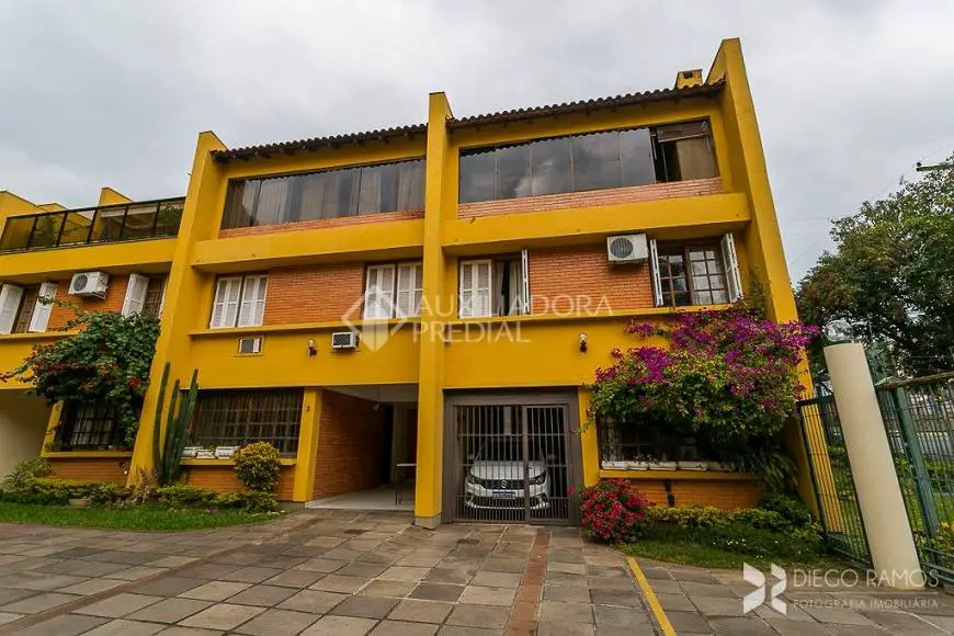 Foto 2 de Casa de Condomínio com 3 Quartos à venda, 117m² em Medianeira, Porto Alegre
