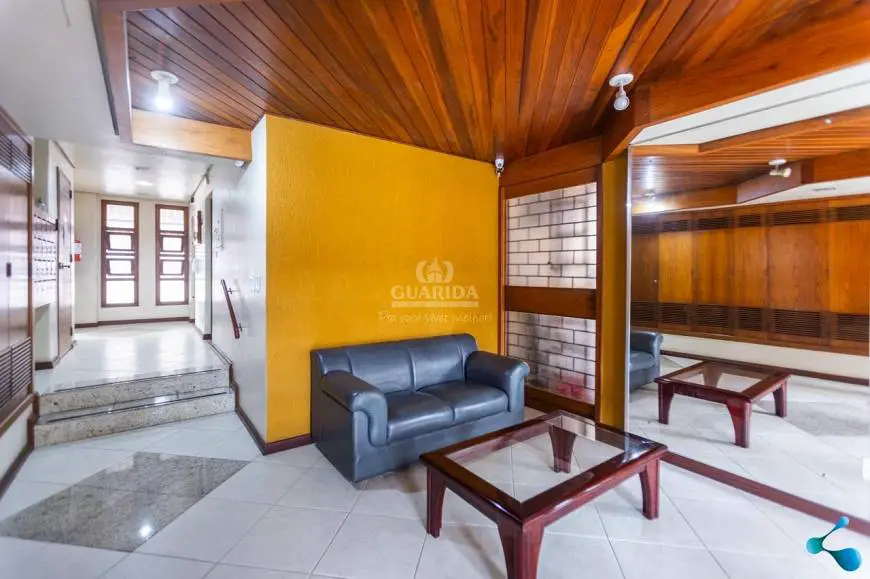 Foto 2 de Apartamento com 2 Quartos para alugar, 62m² em Cristal, Porto Alegre