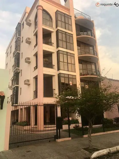 Foto 1 de Apartamento com 4 Quartos à venda, 254m² em Centro, Pelotas