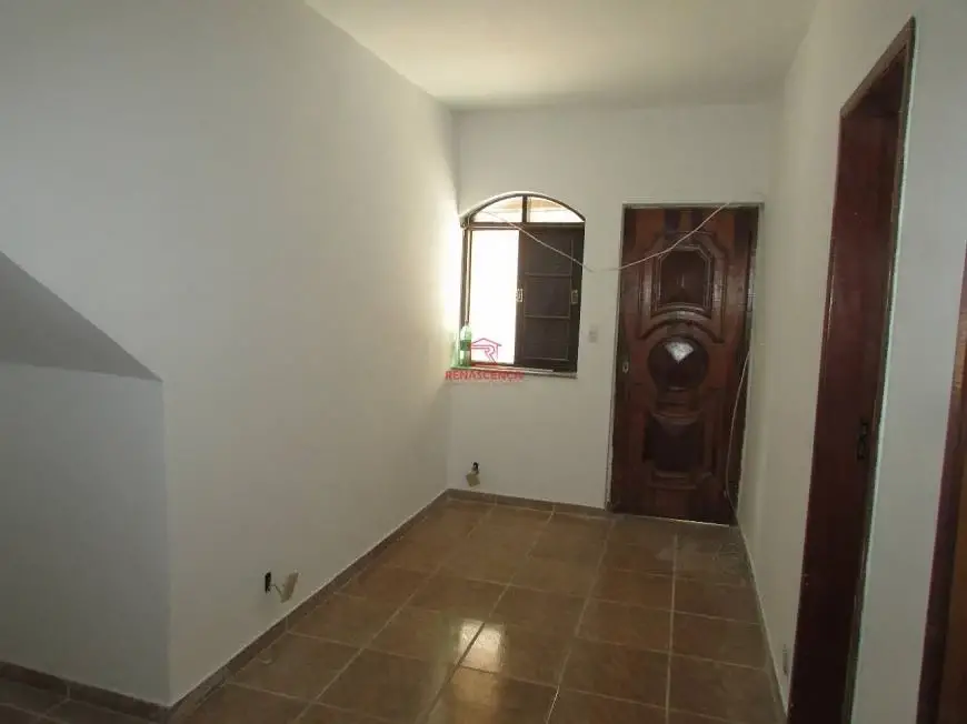 Foto 1 de Casa com 2 Quartos para alugar, 70m² em Penha Circular, Rio de Janeiro