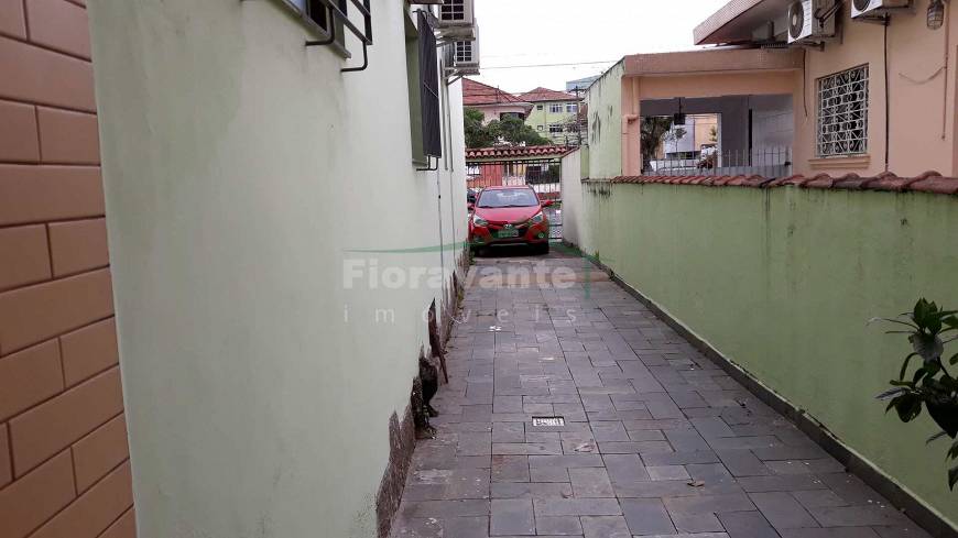 Foto 2 de Sobrado com 4 Quartos à venda, 500m² em Boqueirão, Santos