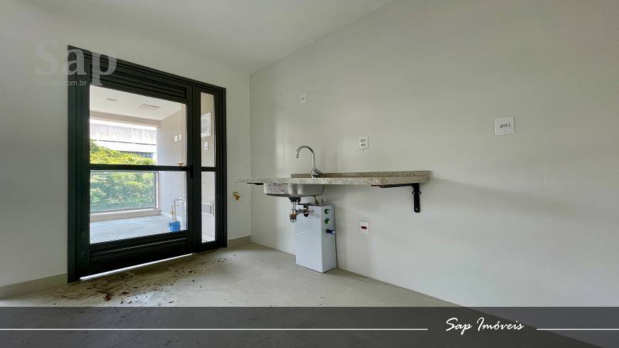 Foto 4 de Apartamento com 2 Quartos à venda, 62m² em Moema, São Paulo