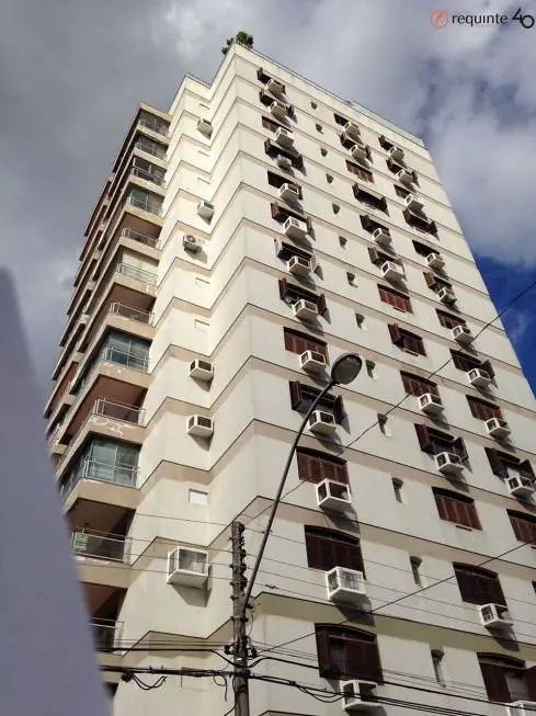 Foto 1 de Apartamento com 3 Quartos à venda, 224m² em Centro, Pelotas