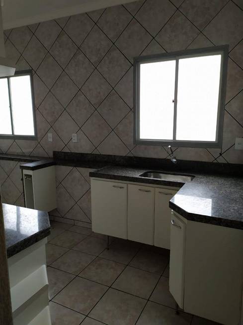 Foto 1 de Apartamento com 3 Quartos à venda, 61m² em Granada, Uberlândia
