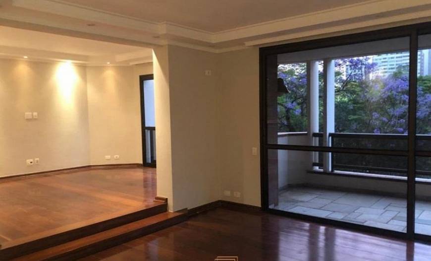 Foto 1 de Apartamento com 3 Quartos para alugar, 250m² em Jardim Europa, São Paulo