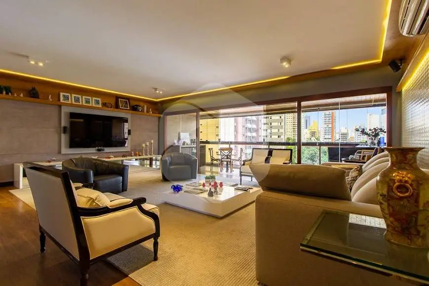 Foto 1 de Apartamento com 4 Quartos à venda, 258m² em Cambuí, Campinas