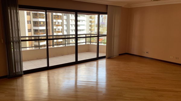 Foto 1 de Apartamento com 4 Quartos à venda, 190m² em Centro, Londrina