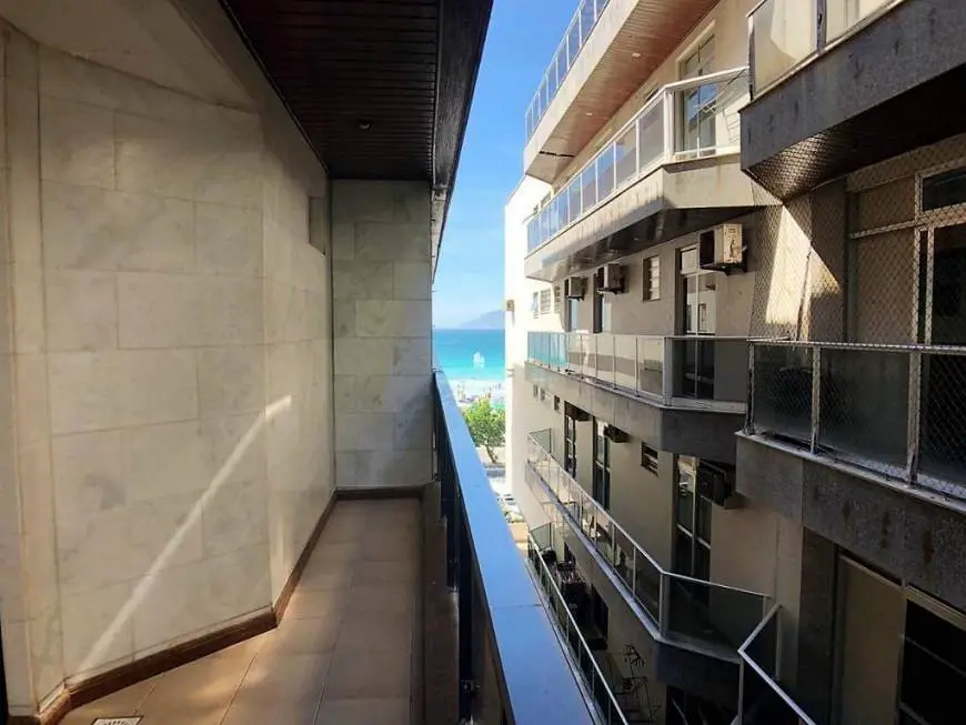 Foto 5 de Apartamento com 4 Quartos à venda, 196m² em Praia do Forte, Cabo Frio