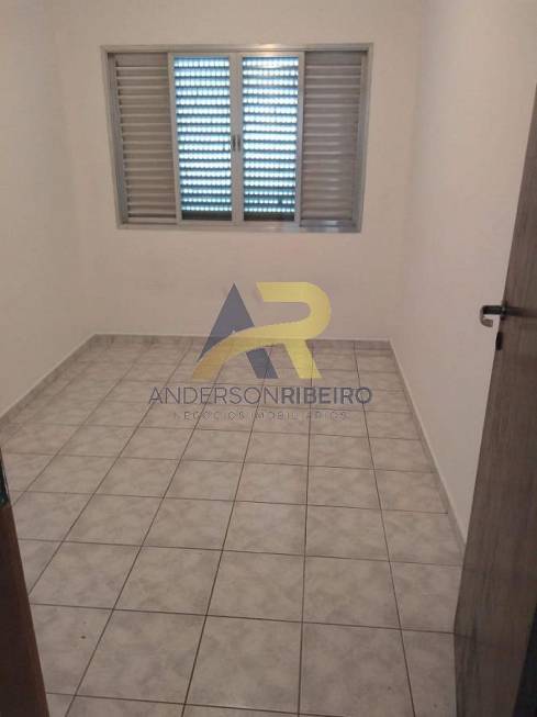 Foto 3 de Casa com 2 Quartos para alugar, 70m² em Jardim Guairaca, São Paulo