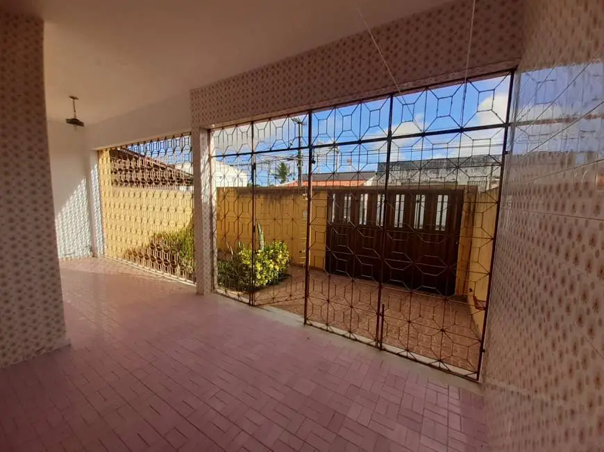 Foto 2 de Casa com 3 Quartos à venda, 270m² em Getúlio Vargas, Aracaju