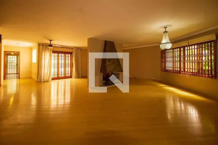 Foto 1 de Casa com 3 Quartos para alugar, 250m² em Vila Assunção, Porto Alegre