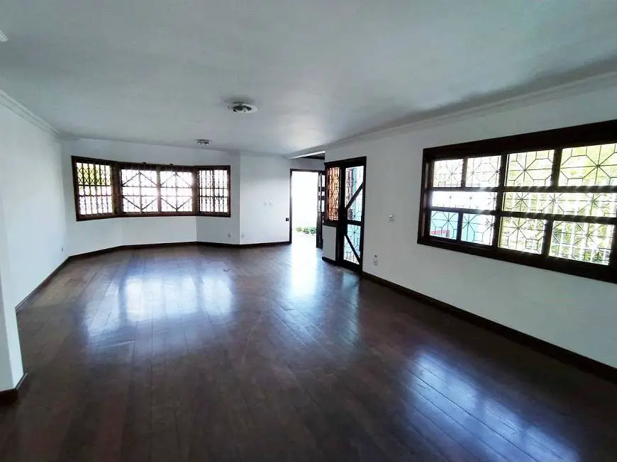 Foto 2 de Casa com 4 Quartos à venda, 368m² em Jardim Planalto, Porto Alegre