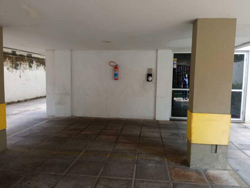 Foto 3 de Apartamento com 3 Quartos à venda, 75m² em Madalena, Recife