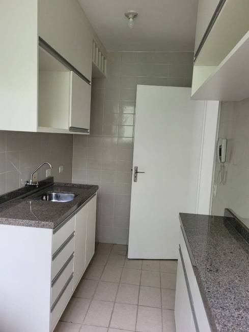 Foto 3 de Apartamento com 3 Quartos à venda, 66m² em Uberaba, Curitiba