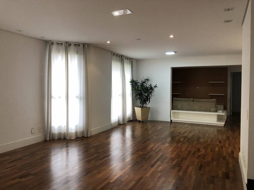 Foto 3 de Apartamento com 4 Quartos para alugar, 157m² em Vila Mariana, São Paulo