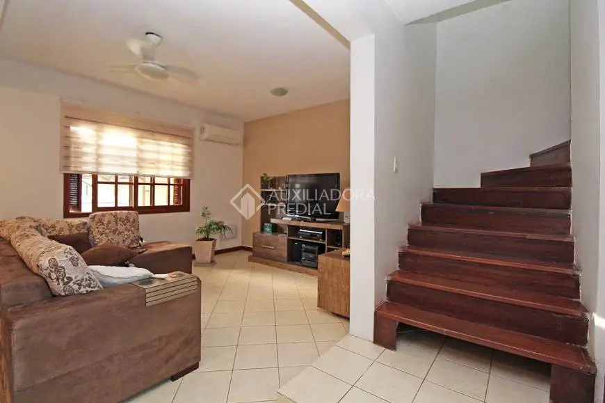 Foto 4 de Casa com 3 Quartos à venda, 125m² em Jardim Planalto, Porto Alegre