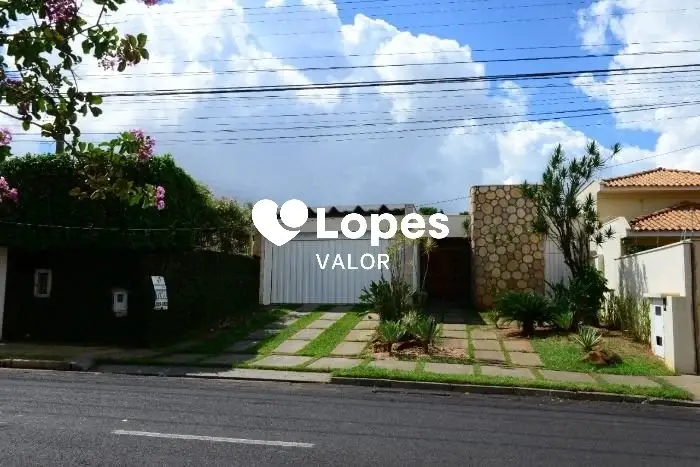 Foto 1 de Casa com 3 Quartos para venda ou aluguel, 235m² em Vila Harmonia, Araraquara