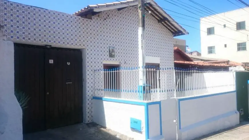 Foto 1 de Casa com 5 Quartos para alugar, 240m² em Itapuã, Salvador