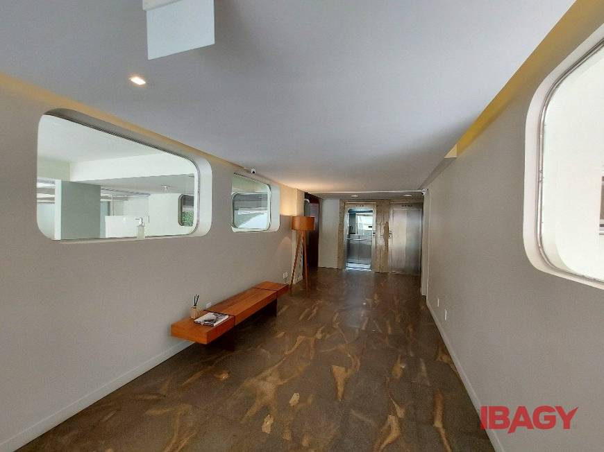 Foto 2 de Apartamento com 2 Quartos para alugar, 81m² em Centro, Florianópolis
