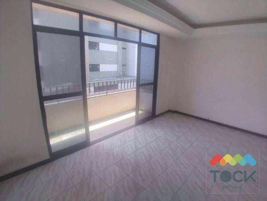 Foto 1 de Apartamento com 3 Quartos para alugar, 135m² em Costa Azul, Salvador
