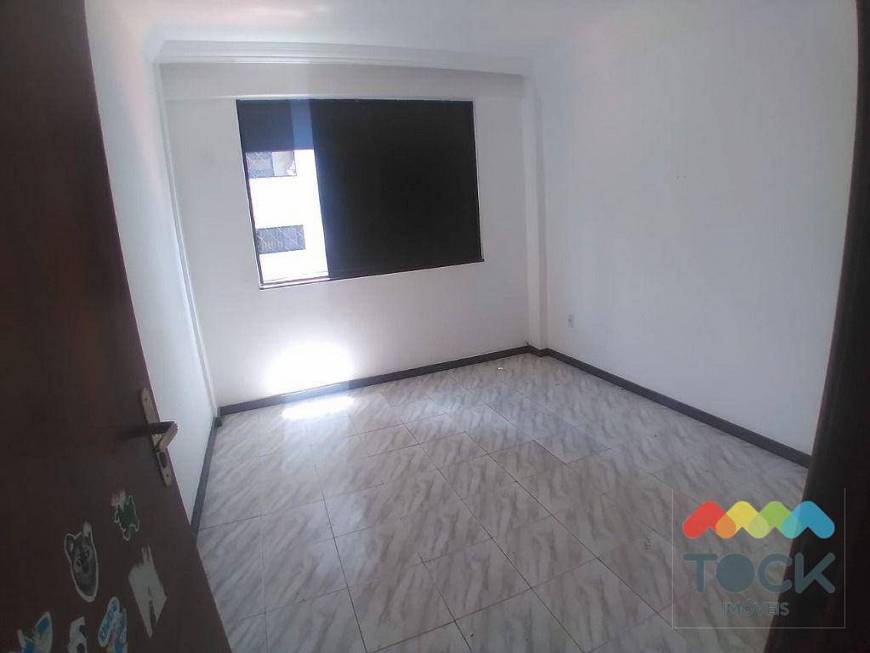 Foto 4 de Apartamento com 3 Quartos para alugar, 135m² em Costa Azul, Salvador
