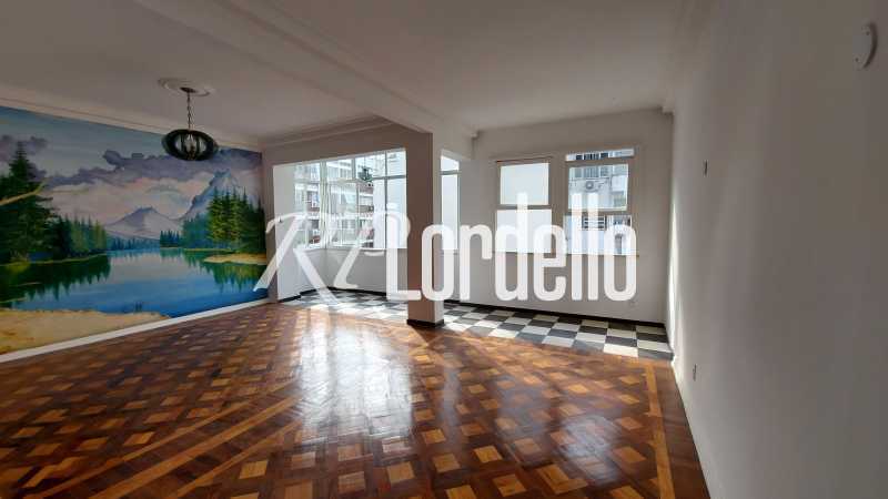 Foto 1 de Apartamento com 3 Quartos para alugar, 140m² em Leme, Rio de Janeiro