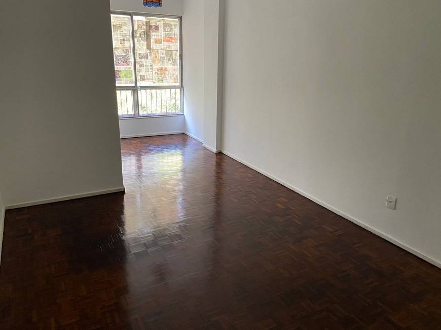 Foto 1 de Apartamento com 3 Quartos para alugar, 90m² em Leme, Rio de Janeiro