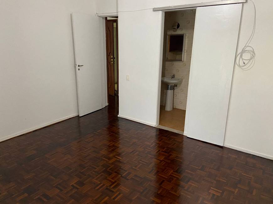 Foto 4 de Apartamento com 3 Quartos para alugar, 90m² em Leme, Rio de Janeiro