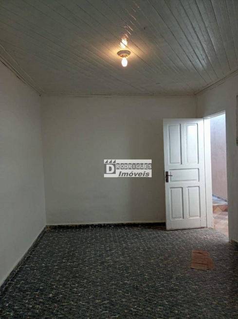 Foto 1 de Casa com 1 Quarto para alugar, 40m² em Canhema, Diadema