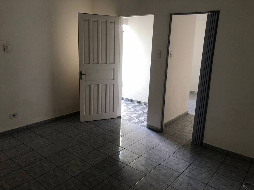 Foto 5 de Casa com 1 Quarto para alugar, 40m² em Chora Menino, São Paulo