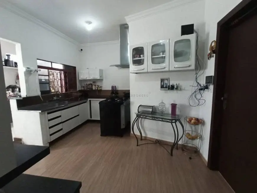Foto 5 de Casa com 2 Quartos à venda, 252m² em Araés, Cuiabá