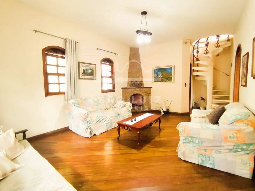 Foto 2 de Casa com 3 Quartos para alugar, 180m² em Paquetá, Belo Horizonte