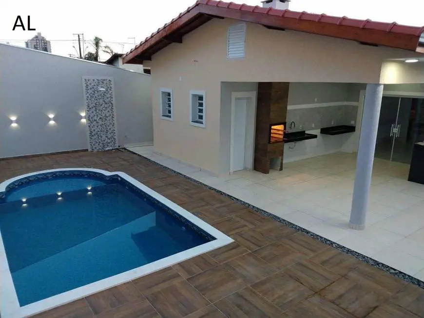 Foto 1 de Casa com 3 Quartos à venda, 300m² em São Benedito, Santa Luzia