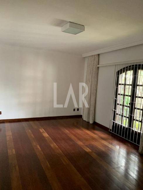 Foto 2 de Casa com 4 Quartos para alugar, 240m² em Cidade Nova, Belo Horizonte