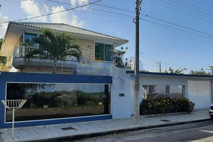 Foto 2 de Casa com 5 Quartos à venda, 300m² em Lagoa, Macaé