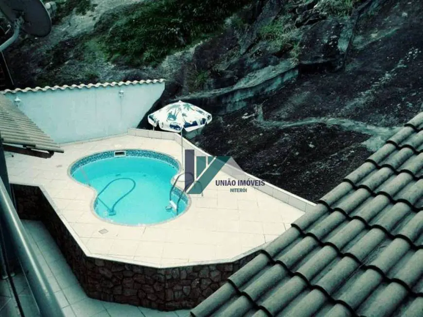 Foto 1 de Casa de Condomínio com 3 Quartos à venda, 270m² em Piratininga, Niterói