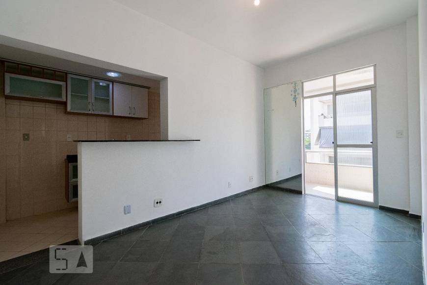Foto 1 de Apartamento com 1 Quarto para alugar, 50m² em Anil, Rio de Janeiro