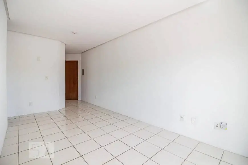 Foto 3 de Apartamento com 2 Quartos para alugar, 65m² em Cavalhada, Porto Alegre