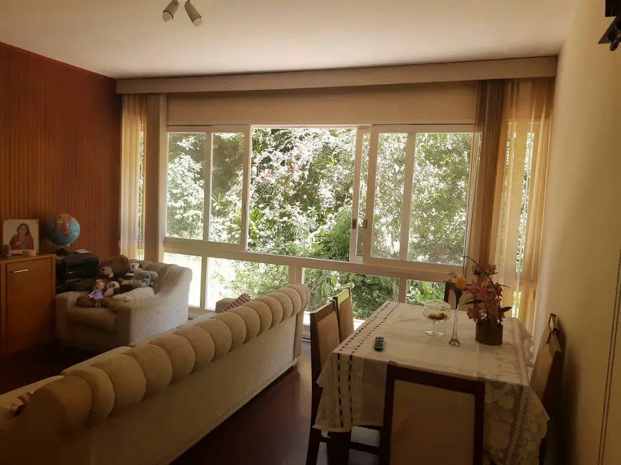 Foto 3 de Apartamento com 3 Quartos à venda, 115m² em Valparaiso, Petrópolis
