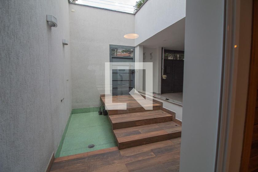 Foto 3 de Casa com 4 Quartos para alugar, 350m² em Chácara Santo Antônio, São Paulo