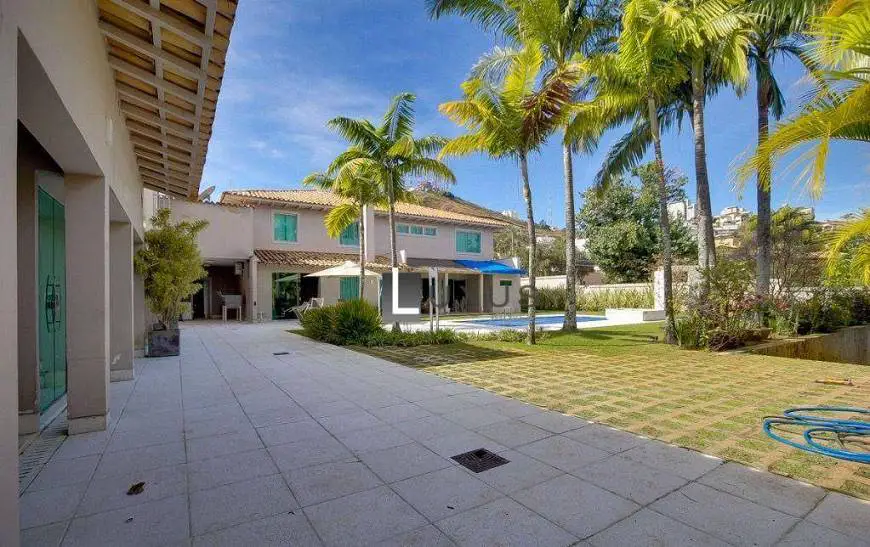 Foto 2 de Casa de Condomínio com 4 Quartos à venda, 760m² em Belvedere, Belo Horizonte