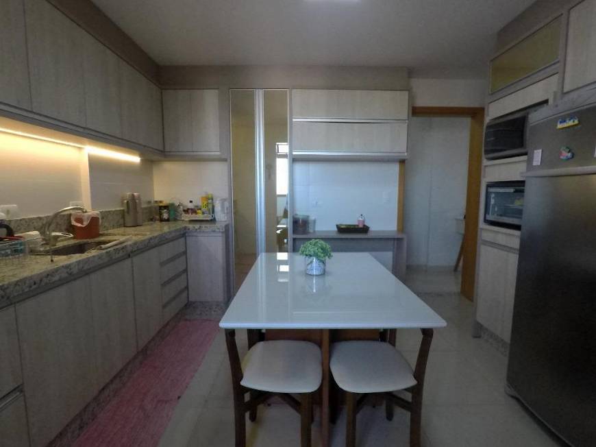 Foto 3 de Apartamento com 3 Quartos à venda, 110m² em Zona 01, Maringá