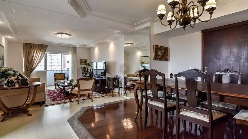 Foto 2 de Apartamento com 4 Quartos à venda, 184m² em Cabral, Curitiba