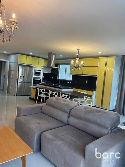 Foto 1 de Apartamento com 4 Quartos para alugar, 183m² em Centro, Balneário Camboriú
