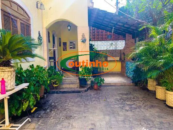 Foto 1 de Casa com 4 Quartos à venda, 317m² em Grajaú, Rio de Janeiro